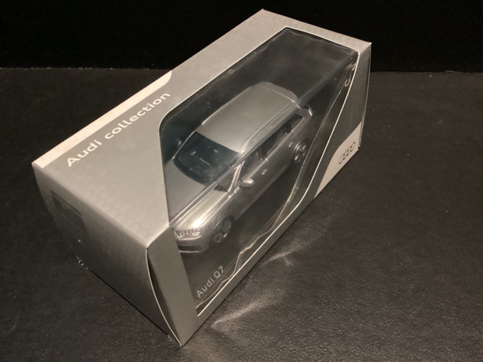 Audi Q7 Type 4M 2016 Special Dealer Edition Diecast Vehicle in scale 1/43