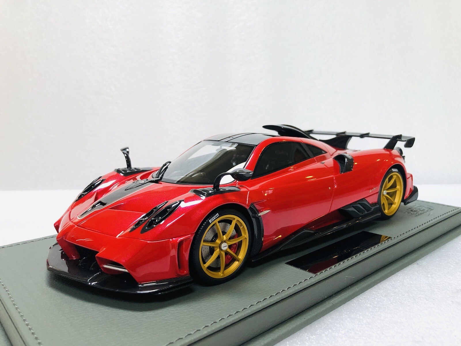 1/18 BBR Pagani Imola Azalea Red Metallic Limited 140 pcs with display case