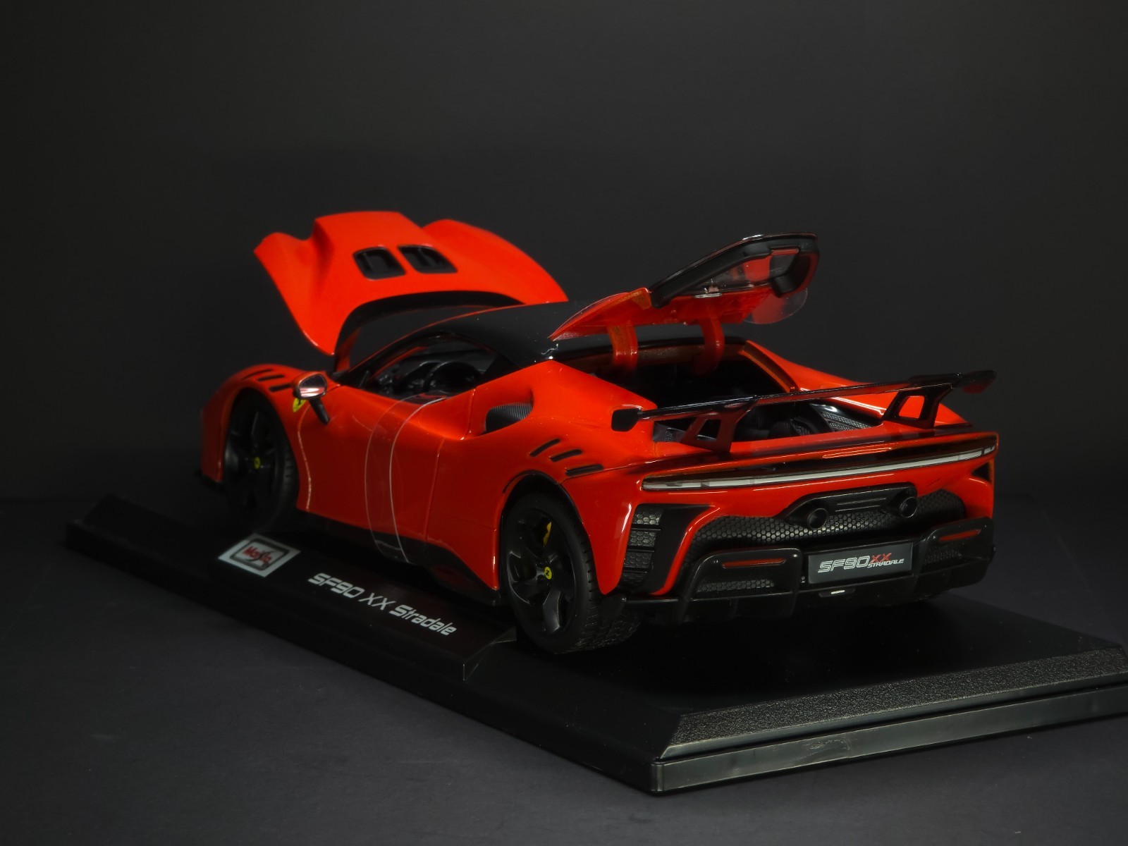Ferrari SF90 XX Stradale 1:18 Maisto Exclusive Style Special Edition – Red