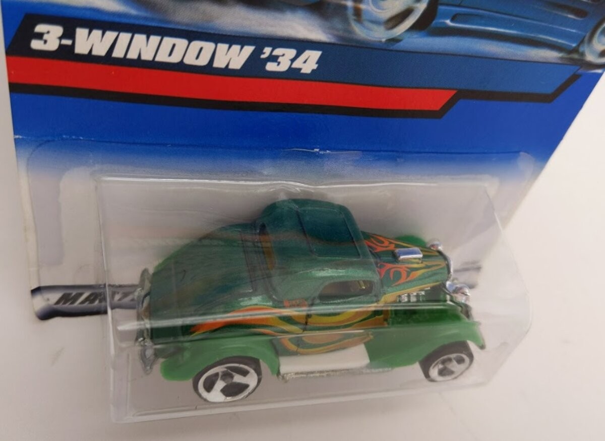 Hot Wheels 27099 1:64 Green 3-Window ’34 Diecast Metal & Plastic Parts