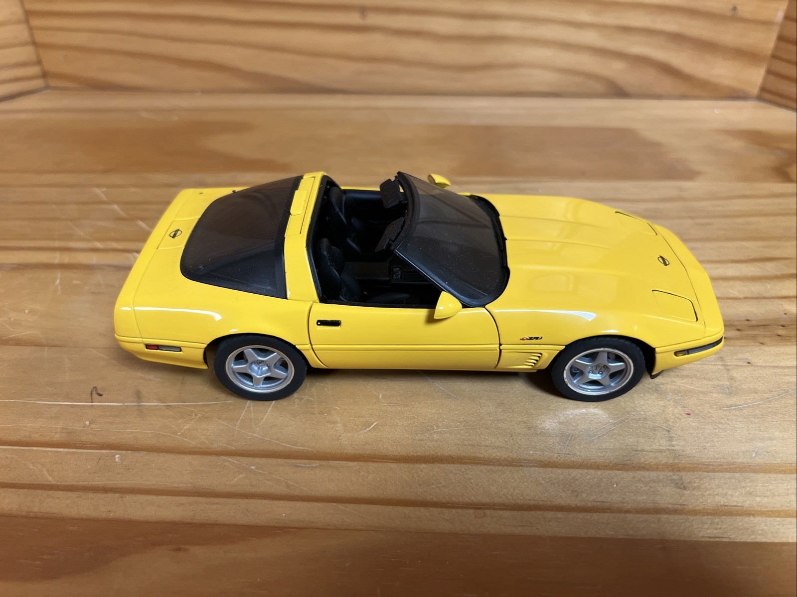 1995 Chevrolet Corvette ZR-1 Yellow Danbury Mint Diecast Replica 1:24