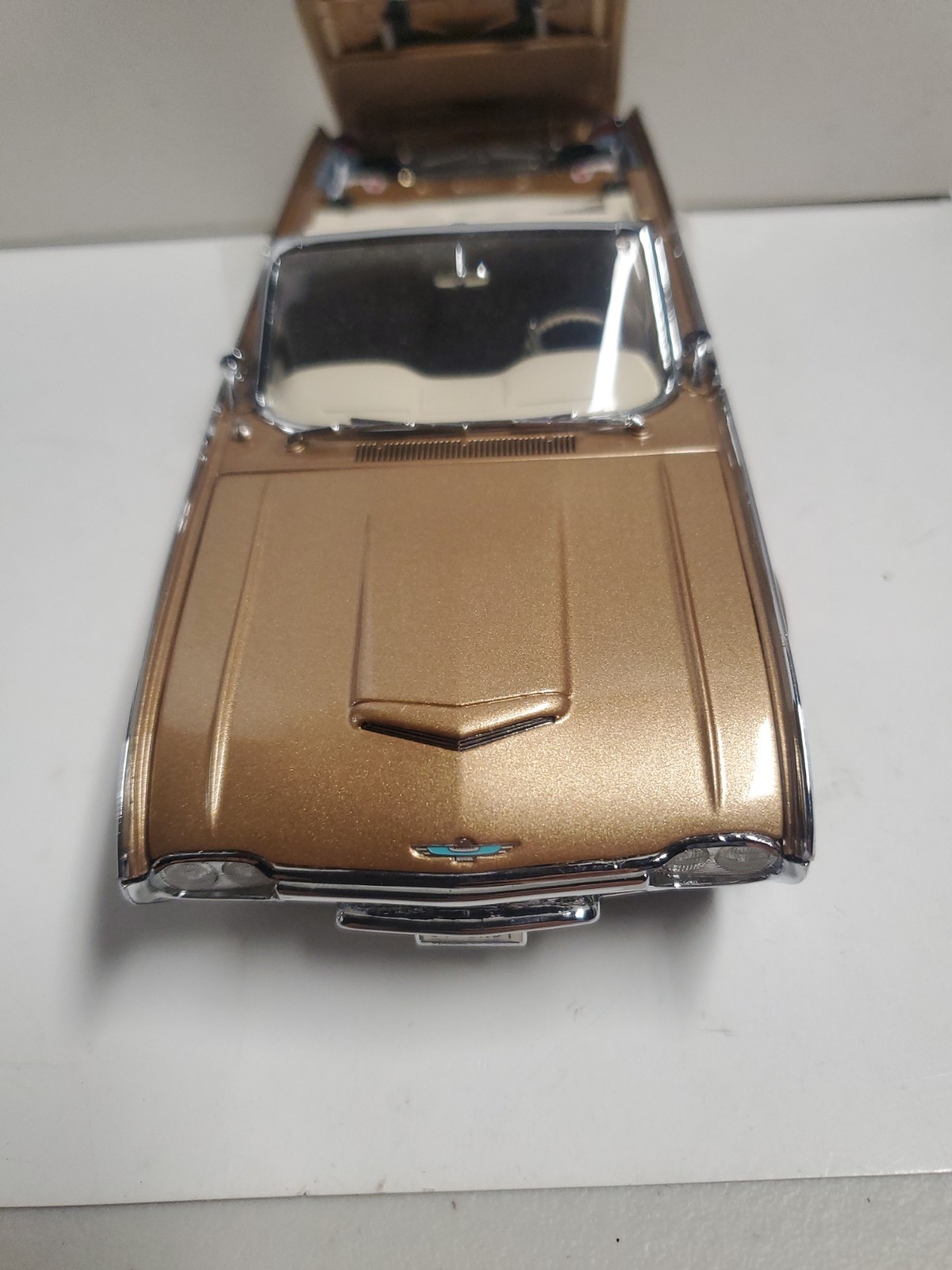 Danbury Mint 1961 Golden Ford Thunderbird Indy 500 Pace Car 1:24 NO Paperwork