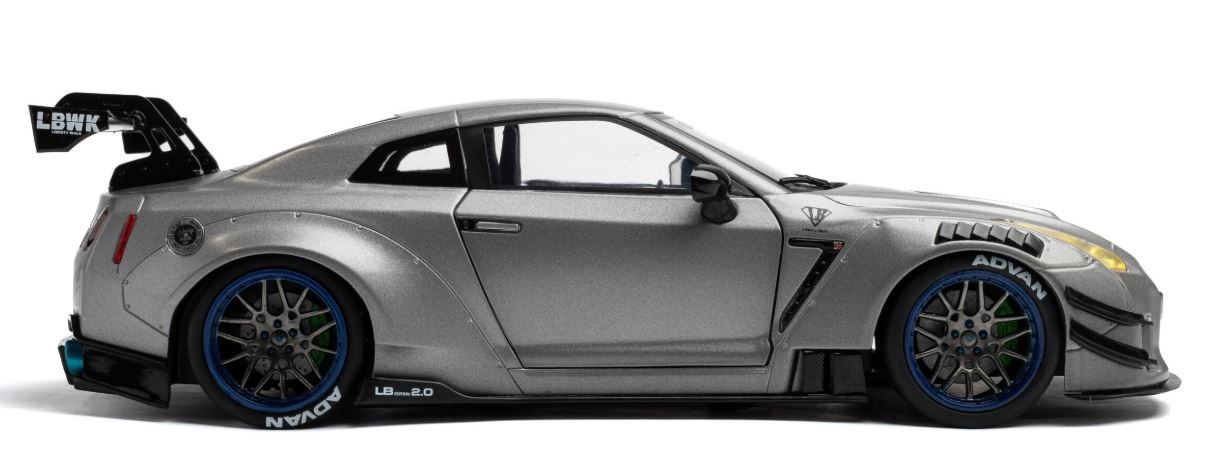 SOLIDO – NISSAN GT-R W/Liberty Walk Body Kit 2.0 2023 Silver – 1/18 – SOL1805815