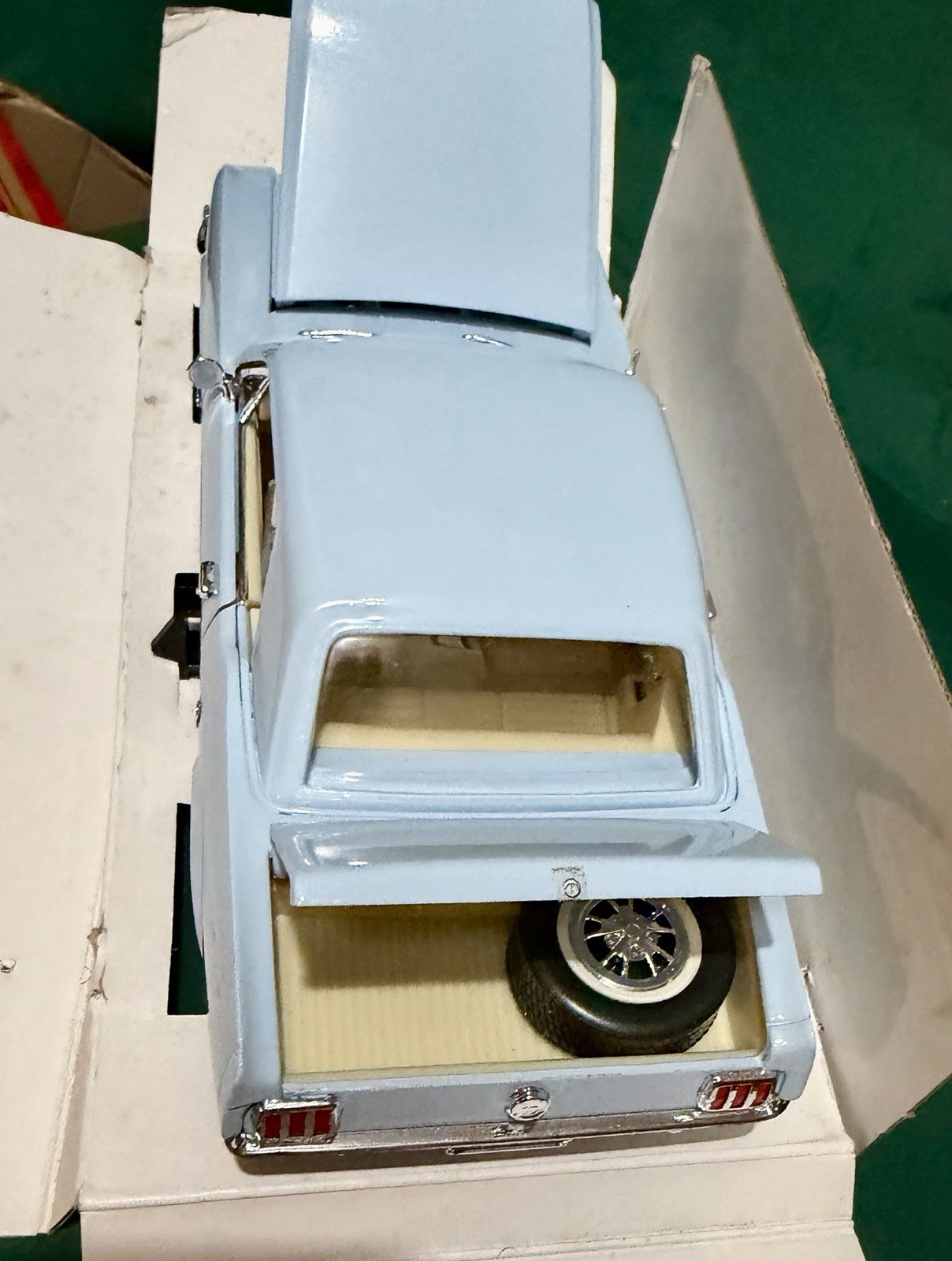 MIRA Golden Line 1:18 1965 Ford Mustang Light Blue Diecast Opening Parts