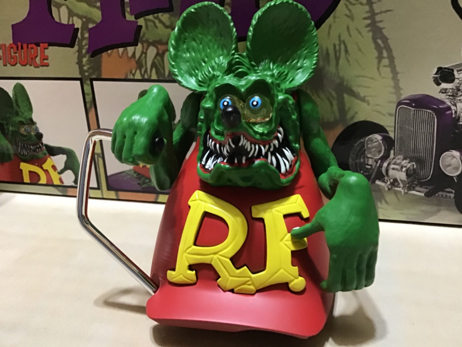 FORD 1932 RAT FINK WITH FIGURE PURPLE FLAMED ROADSTER 1/18 ACME #A1805020 NICE