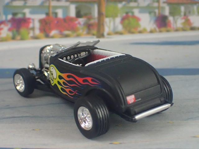 Hot Rod Supercharged Flathead V8 1932 Ford Roadster w/raked Windshield 1/64 LE K