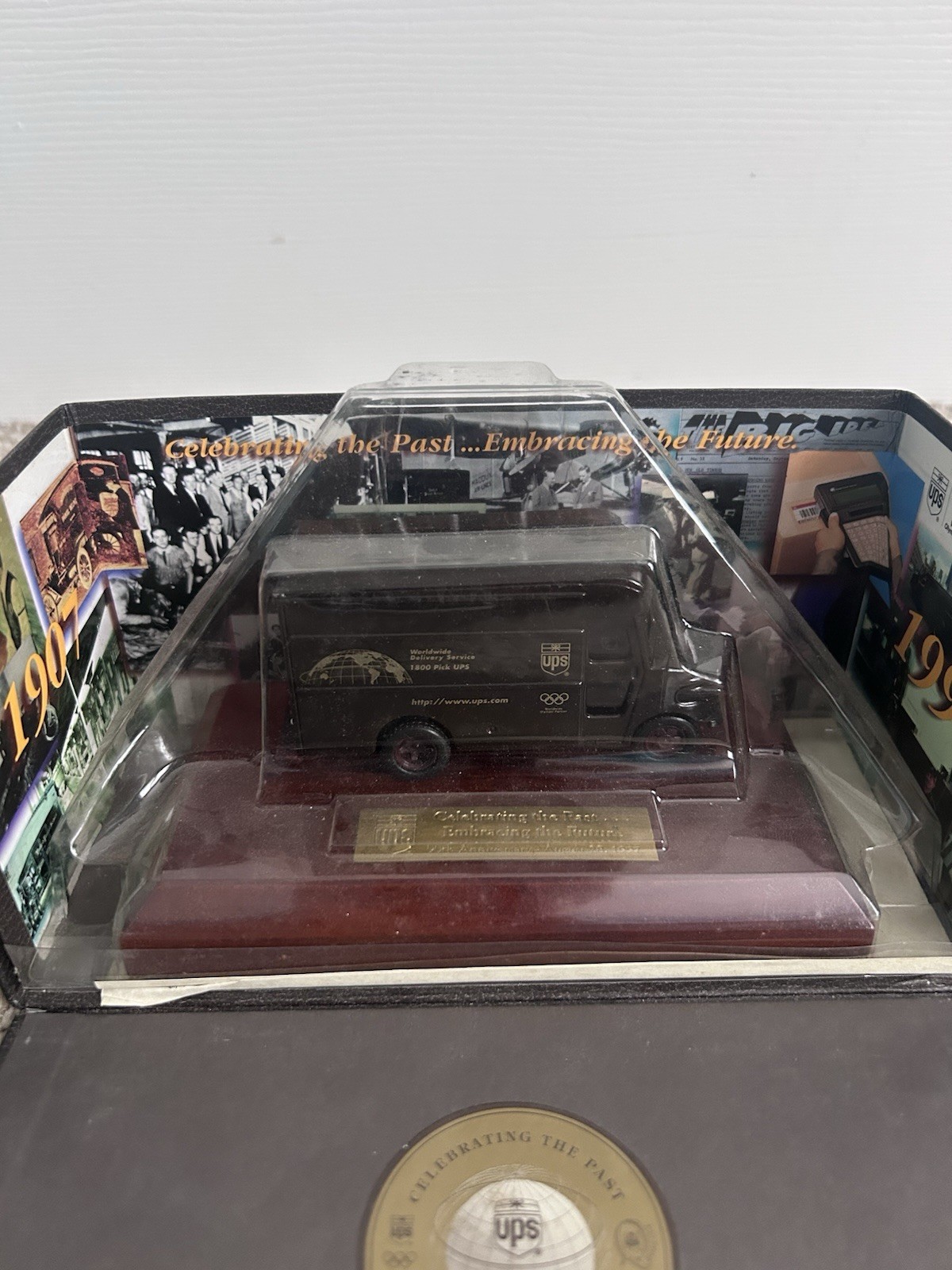 UPS 90th Anniversary 1997 Package Diecast Truck 1:100 Limited unopened