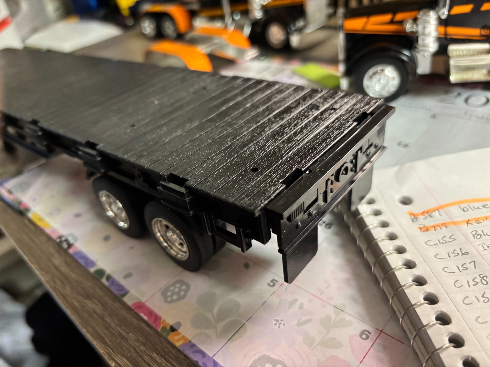 1/32 NEW RAY BLACK FLATBED, NO PACKAGING # C 643