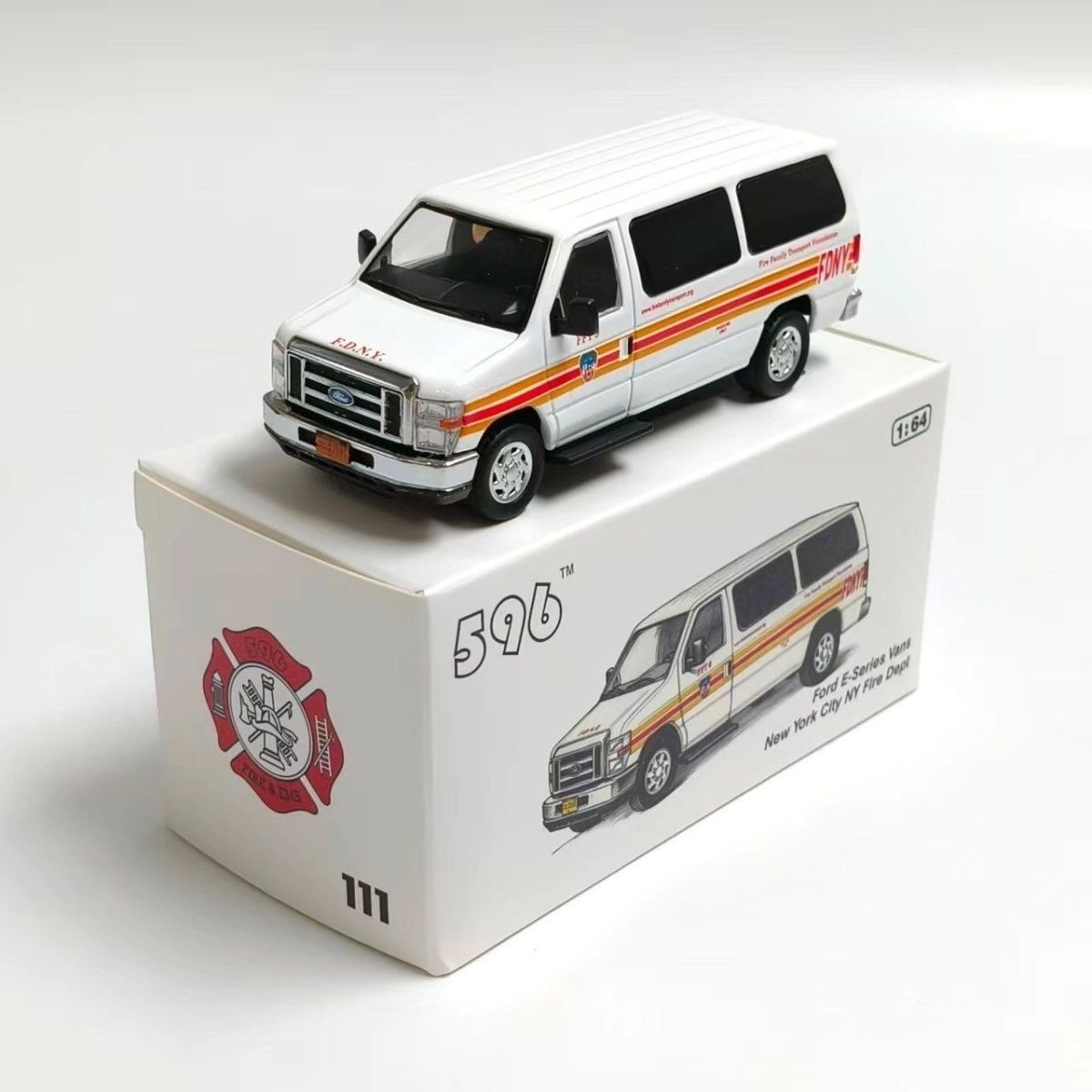 Greenlight 1:64 1978 Ford E-350 Ambulance NYFD Fire Dept 111 Diecast Model Car