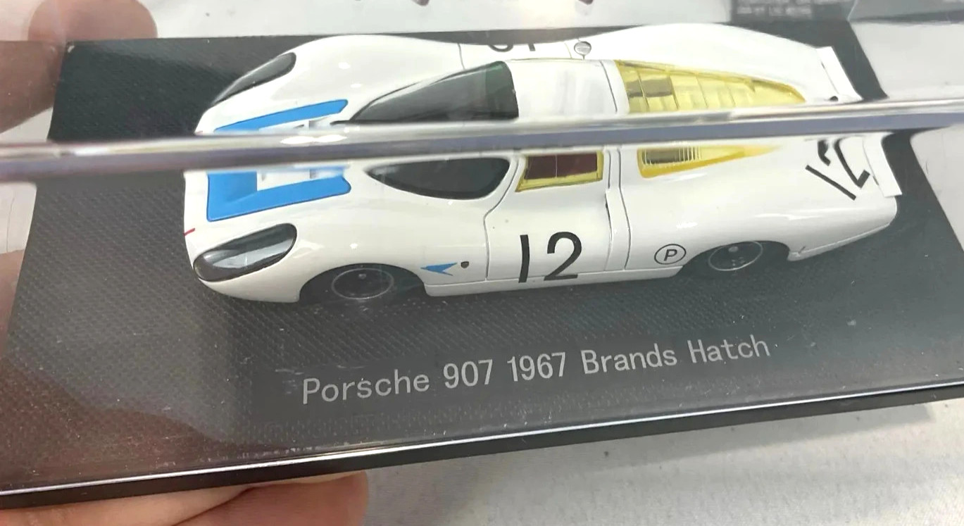 EBBRO 1:43 PORSCHE 907 BRANDS HATCH 1967 #12 SIGNED BY CAR DRIVER HANS HERRMANN