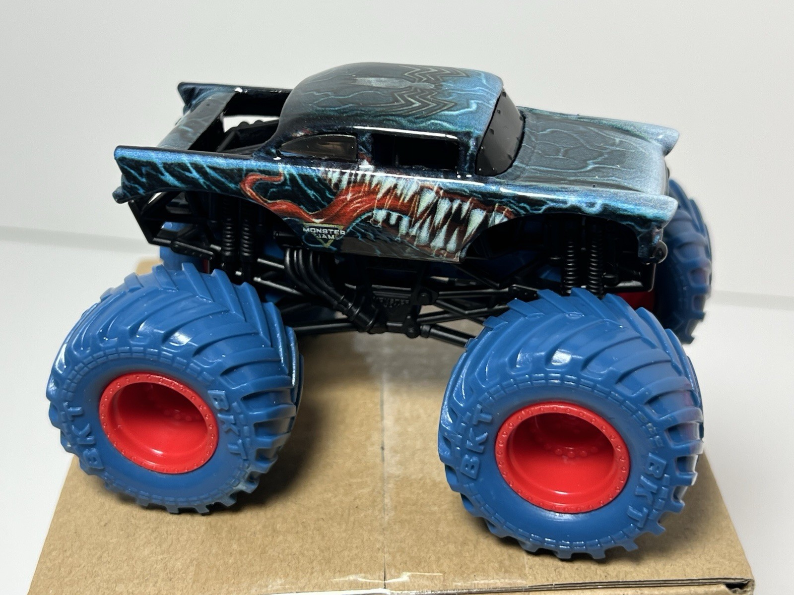 Monster Jam Marvel Super Heroes Target Excl Venom Truck New