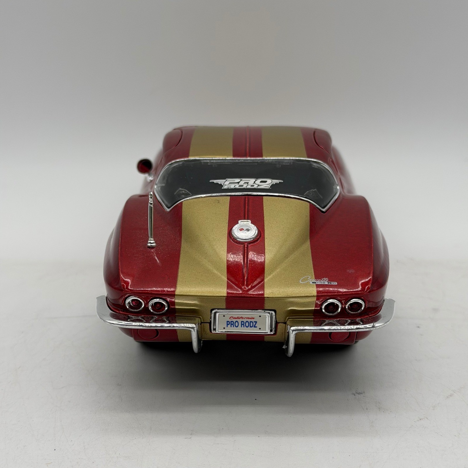 Maisto Pro Rodz 1965 Chevrolet Corvette 1/18 Red/Gold Racing Stripes Diecast Car