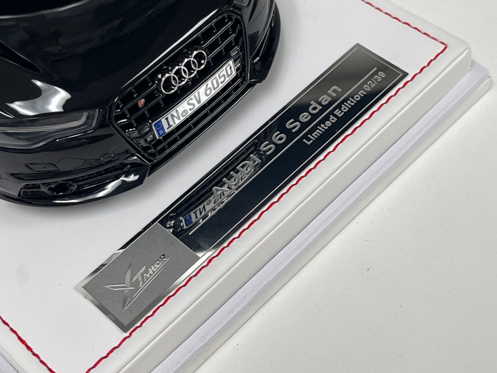 1/18 Ivy Models Audi S6 in Brilliant black on Leather Base limited to 39 pcs