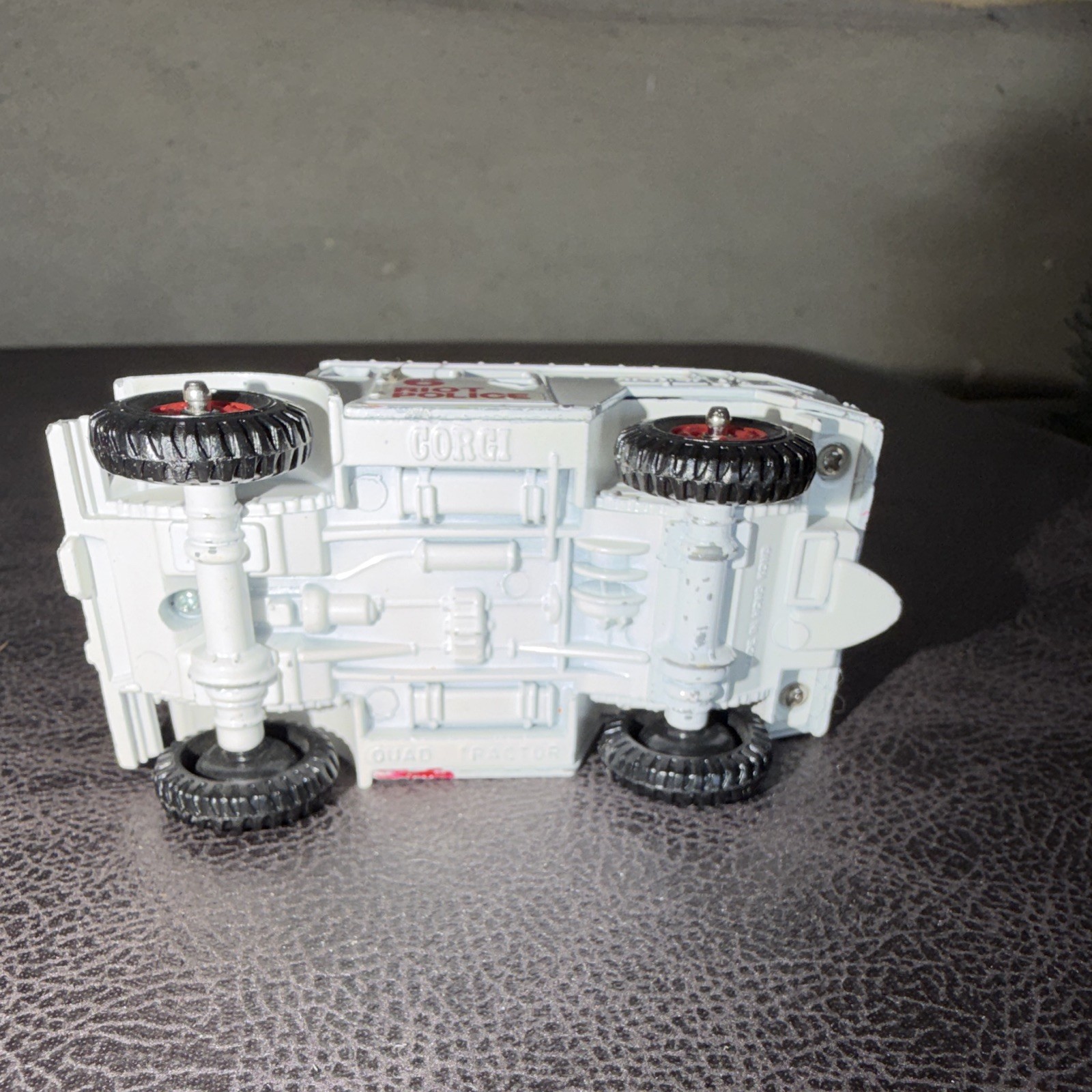 Corgi Classics Land Rover Shorland Armoured Car 1:43 Diecast Police Gray/Red