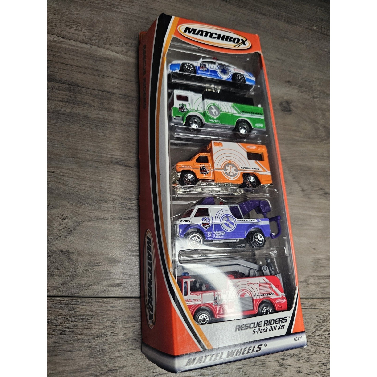 MATCHBOX 5 Pack Gift Set Rescue Riders Police Rescue Fire EMS Wrecker Service 10
