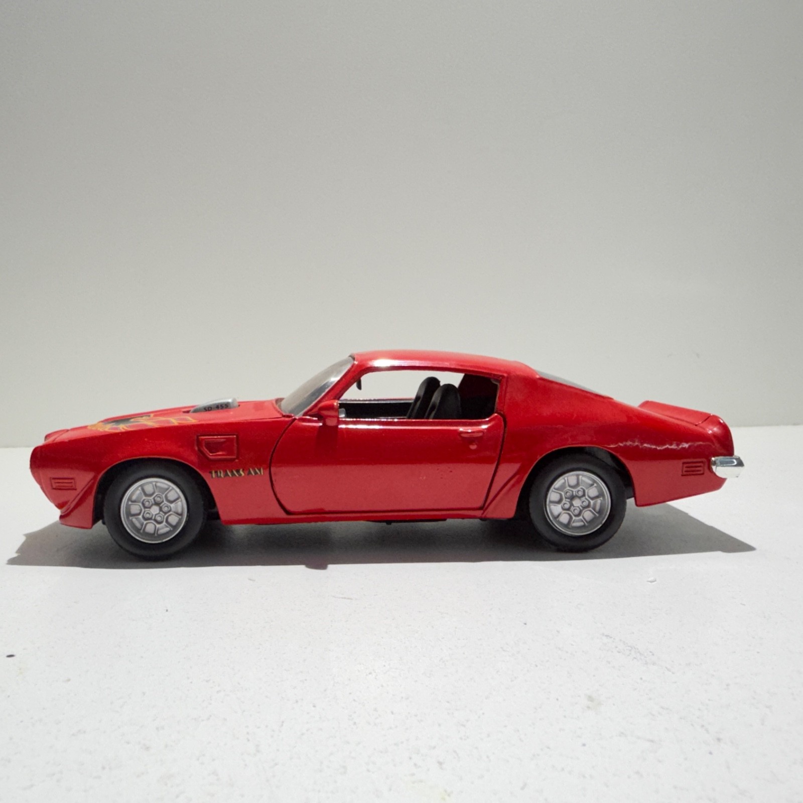 Motor Max 1:24 Diecast 1973 Pontiac Firebird Trans Am Red No Box