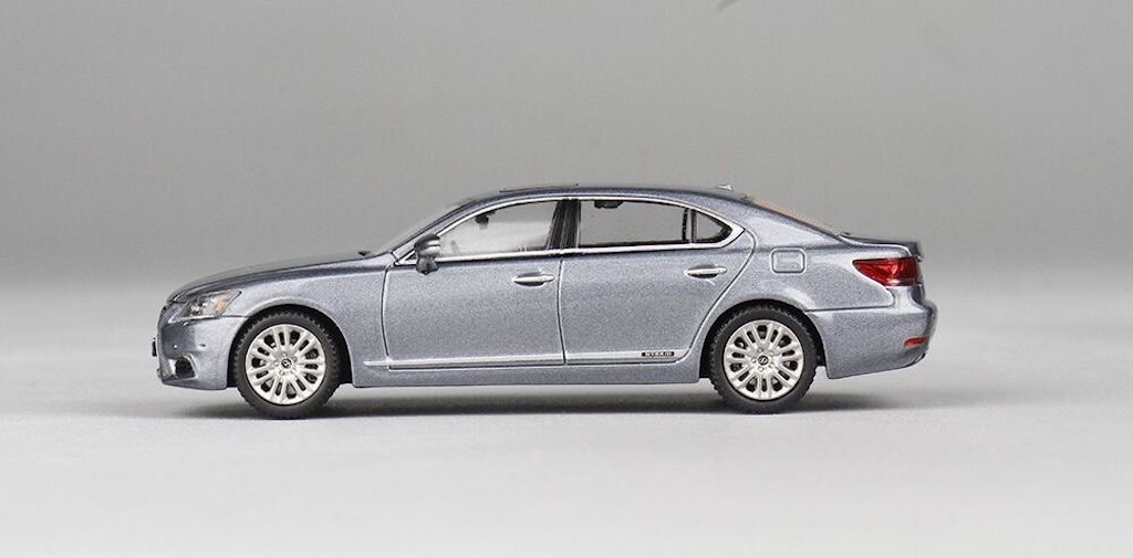 JKM 1:64 Gray LS600hL Luxury Sedan Sports Model Diecast Display Car