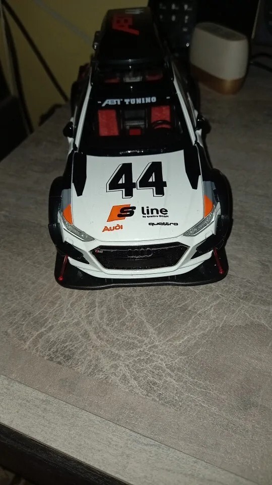 1/24 Audi RS6 Avant Station Wagon Alloy Track Racing Car Model Sports Car