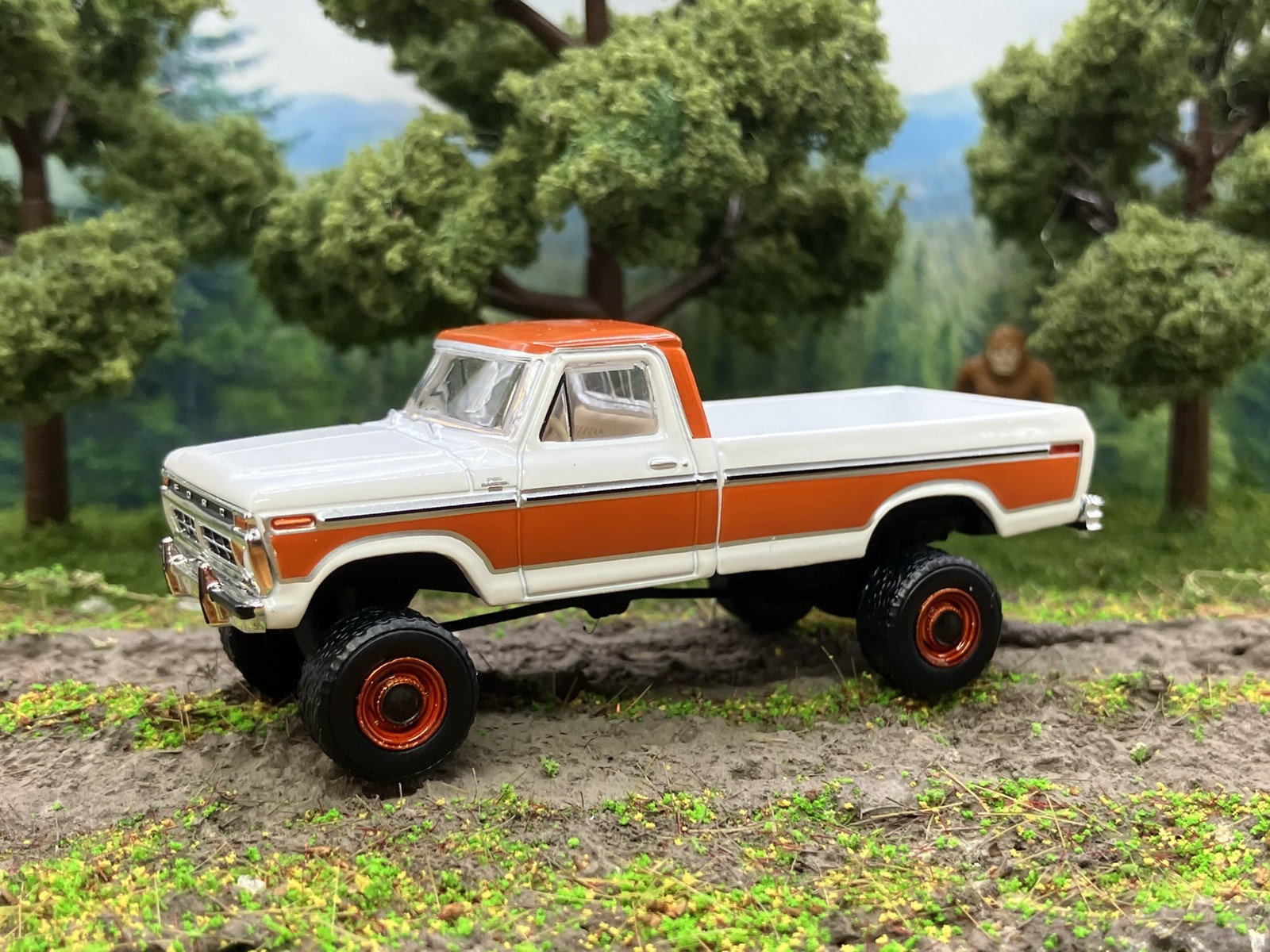 1977 Ford F-150 Ranger Explorer Lifted 4×4 Truck 1/64 Diecast Custom Greenlight