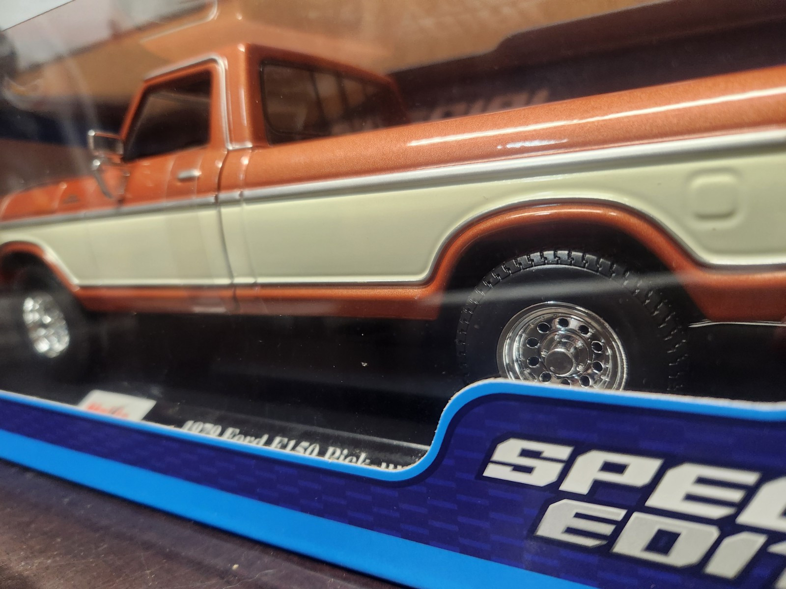 2023 Maisto 1:18 Scale Special Edition • 1979 Ford F-150 Pick-up Exclusive Style