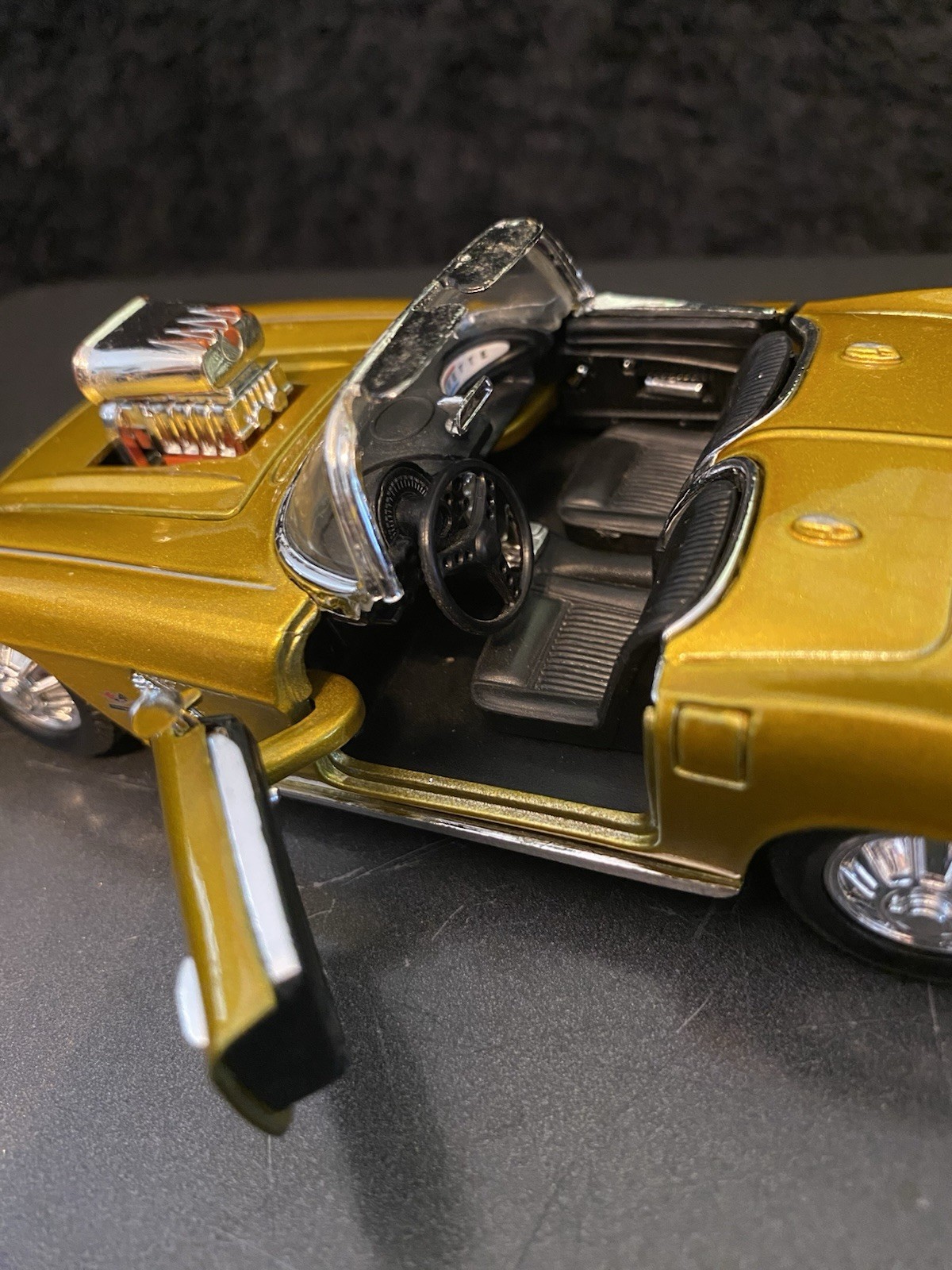 1962 Gold Chevrolet Corvette Convertible 1/32 Scale. SS 5750. Pullback action.