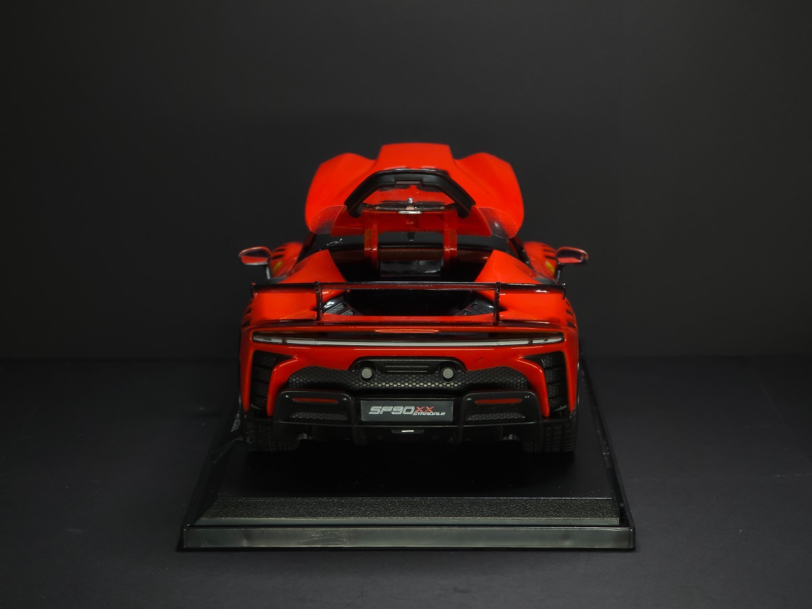 Ferrari SF90 XX Stradale 1:18 Maisto Exclusive Style Special Edition – Red