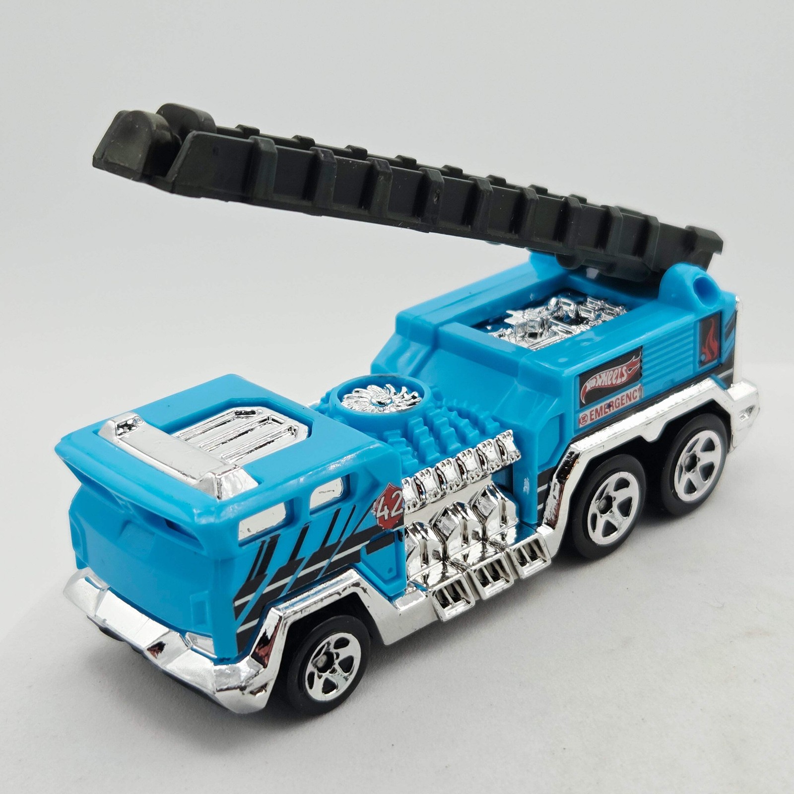 Hot Wheels 5 Alarm Fire Truck – Tandem Axel, Blue (2014 HW Basic – City Works Re