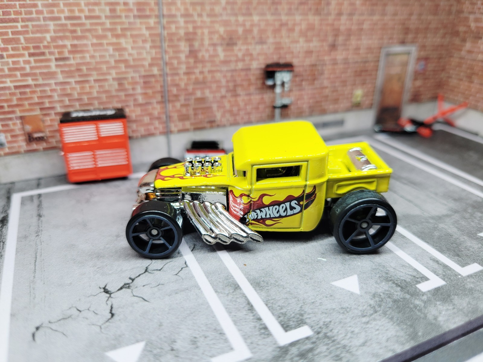 Hot Wheels HW Daredevils Forza Motorsport Yellow Bone Shaker Loose ~ Mooneyes