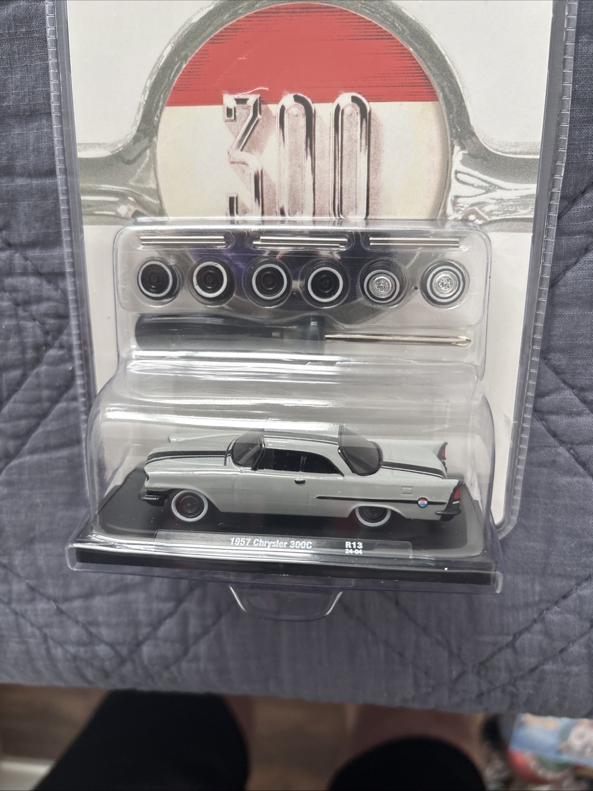 M2 Machines Auto-Wheels R13 – 1957 Chrysler 300C – 1:64 Scale 34001 **CHASE**