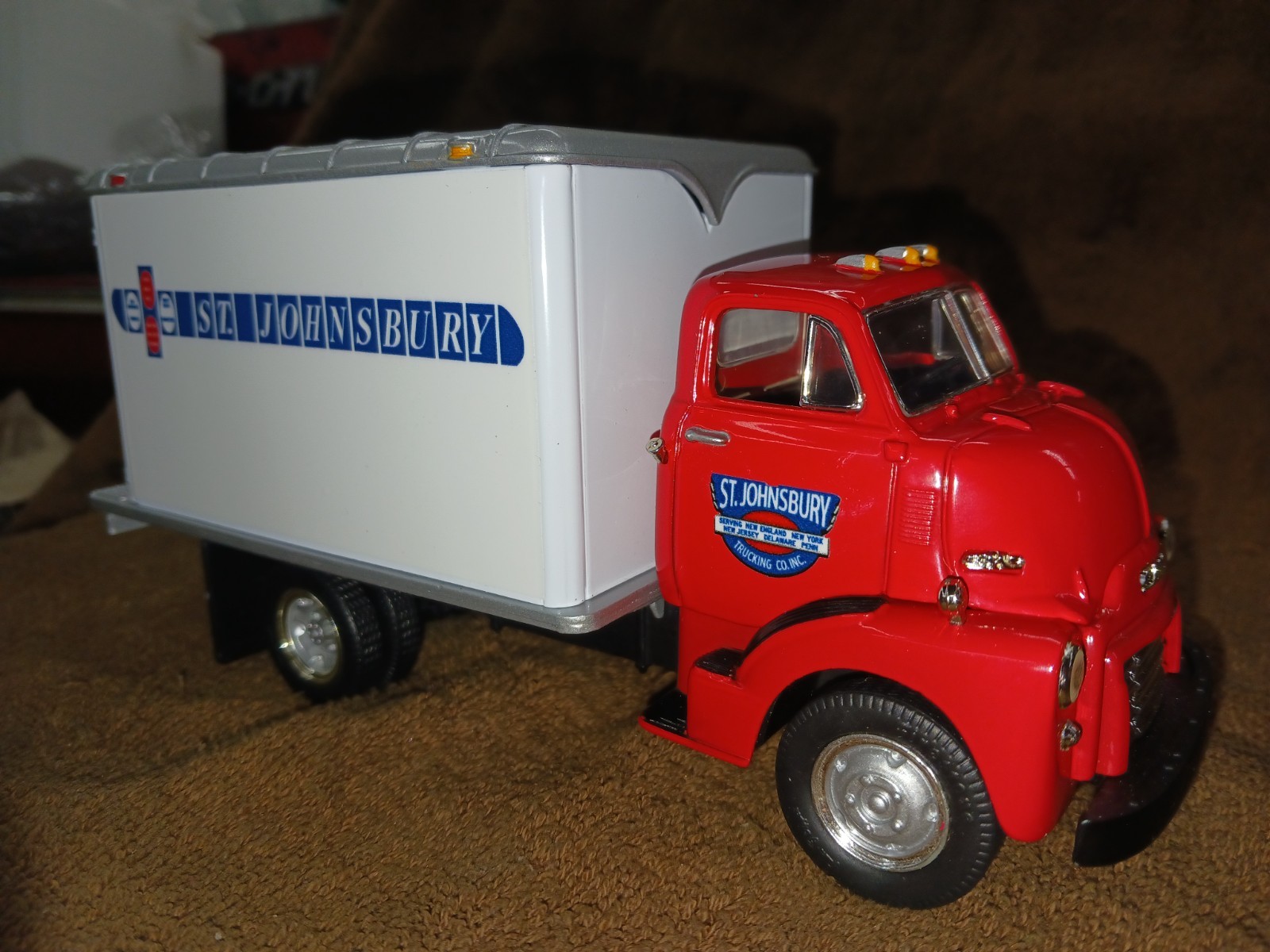 ST JOHNSBURY DELIVERY TRUCK REVERSED GRAPHIC DESIGN 1952 GMC VAN FIRST GEAR 1OF6