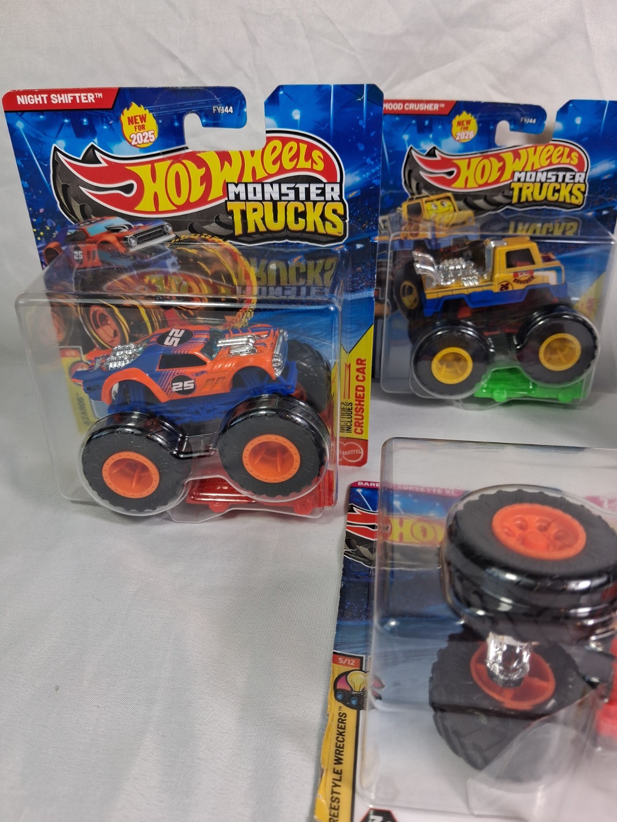 Hot Wheels Monster Trucks Lot of 8 Bone Shaker Snake Bite Hood Crusher…