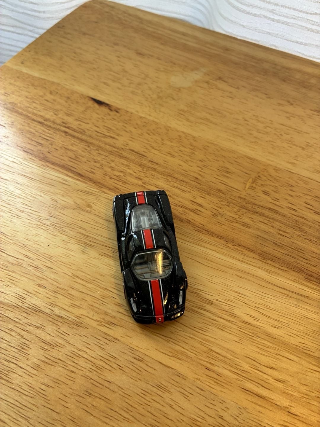 Hot Wheels 2002 Enzo Ferrari Diecast Car Black with Red Stripes