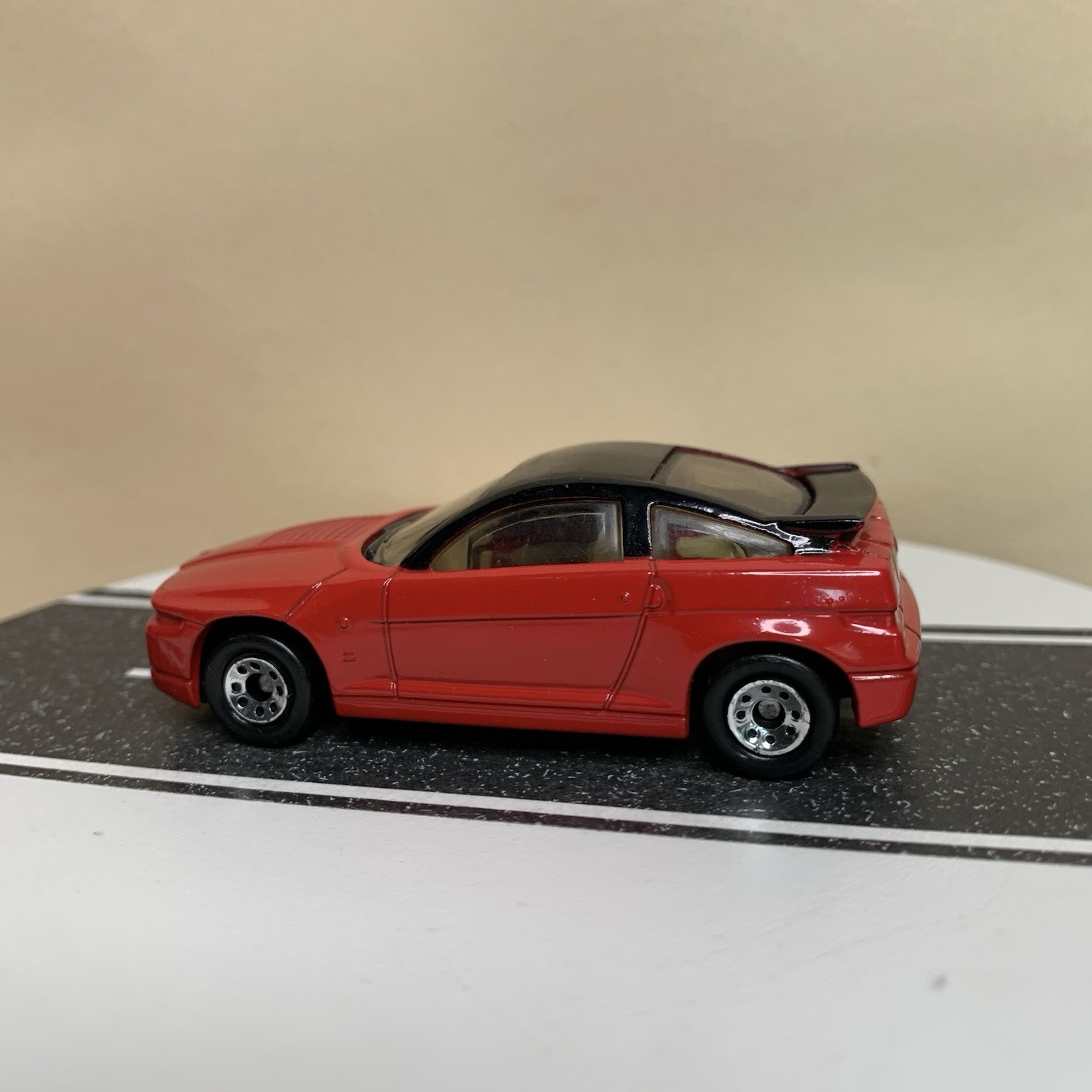 1990 Matchbox Superfast MB 15 Alfa Romeo SZ Red/Black Roof w/Tan Interior 1:64