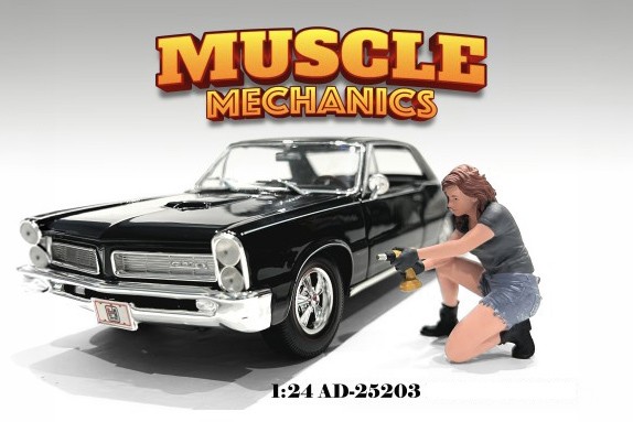 “MUSCLE MECHANICS” FIGURE #3 1/24 RESIN FIGURINE SHOWCASTS AD-25203