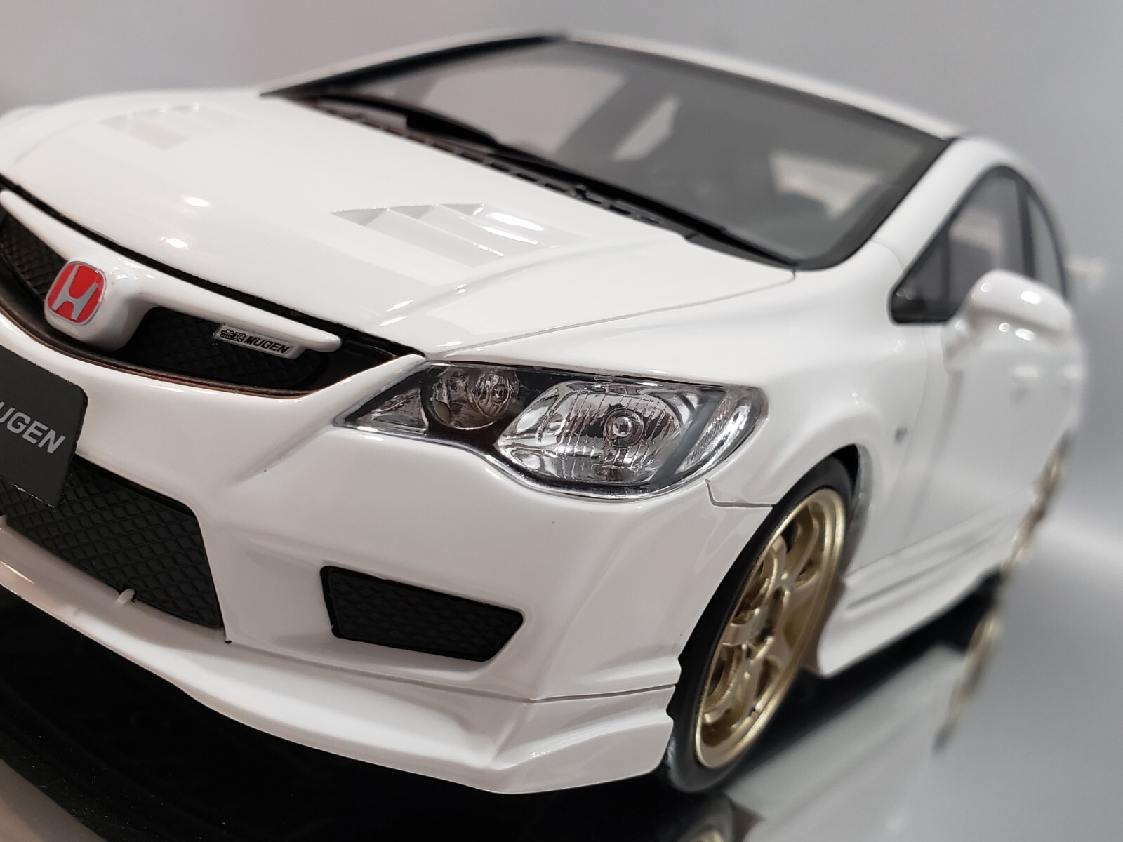 NEW 1:18 JDM Mugen Honda Civic Type R FD2 White Resin Model OTTOmobile Rare