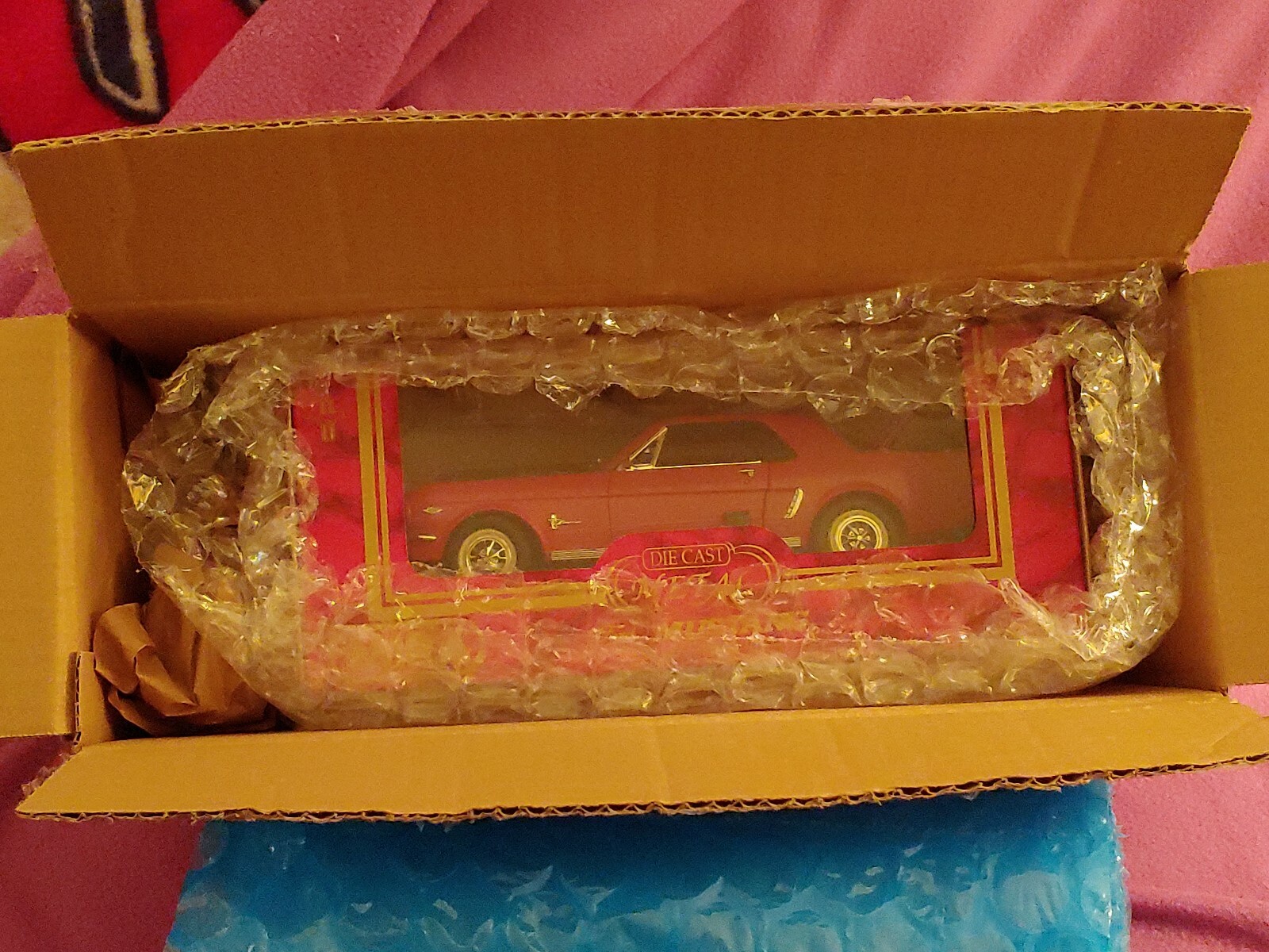GORGEOUS 1:18 FORD MUSTANG 1964 1/2 CRIMSON RED W/ OWNERS MANUAL, FEATURES OPEN!