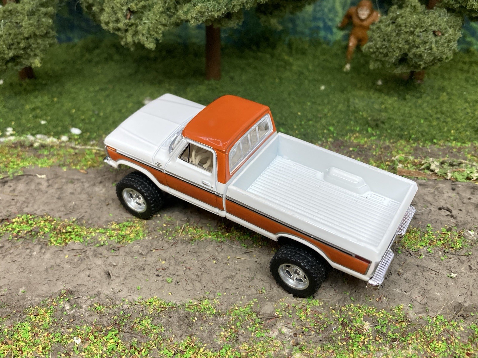1977 Ford F-150 Ranger Explorer Lifted 4×4 Truck 1/64 Diecast Custom Greenlight