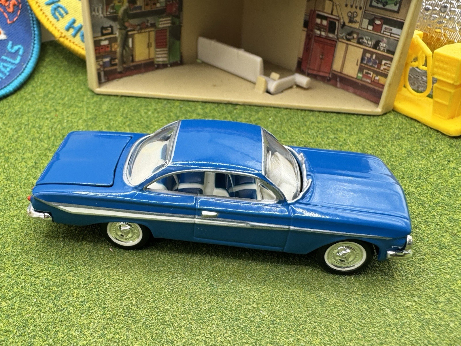 Revell 1961 Chevy Impala Diecast Car NM 1/64th Scale Issue #69 GM 2001
