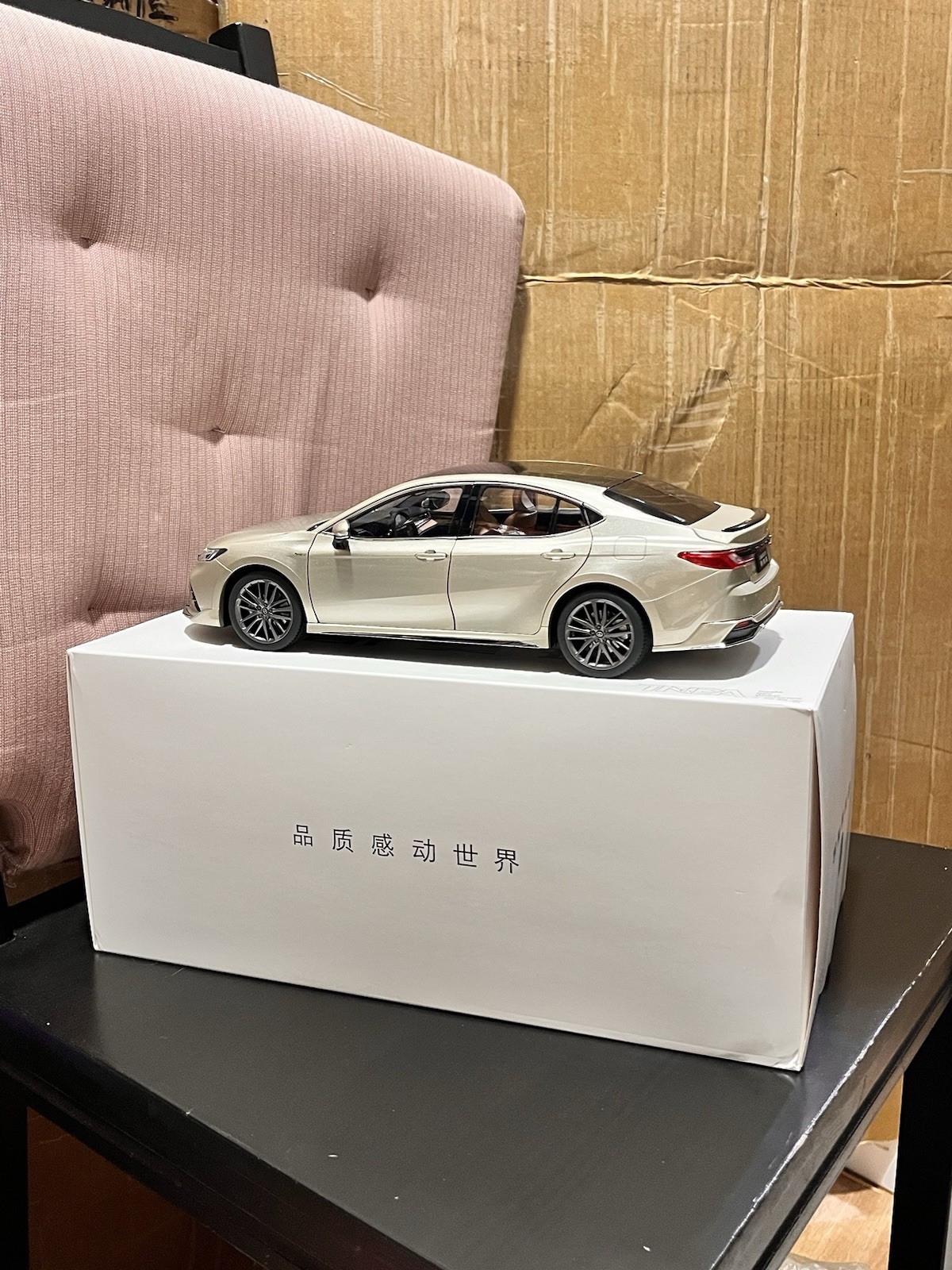 1:18 Scale 2025~2026 Toyota Camry XSE Bronze Gold Diecast Model Car