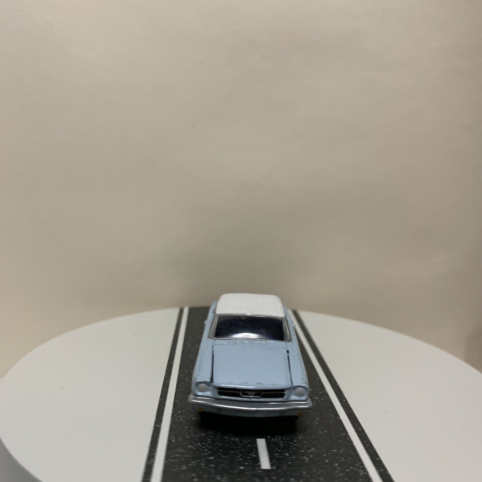 Johnny Lightning James Bond 007 Thunderball Light Blue Ford Mustang Convertible