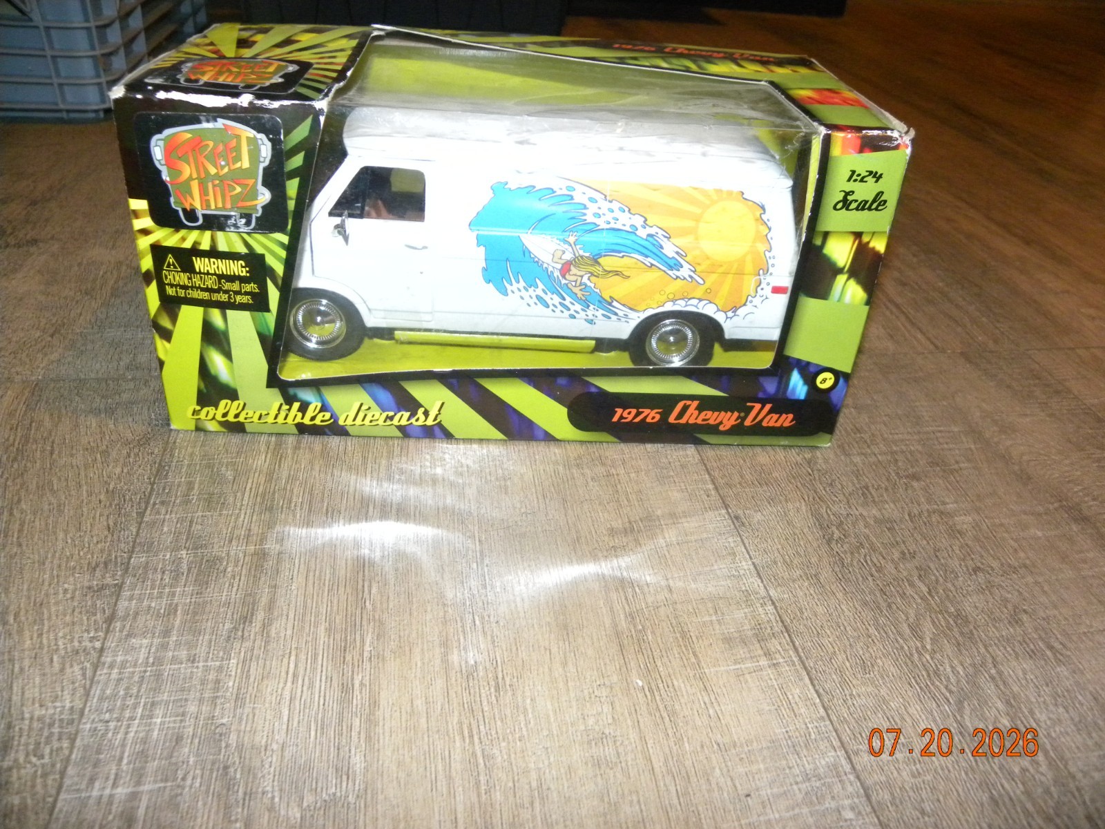Street Whipz 1976 Chevy Van 1:24 Scale Collectible Diecast NOS rare