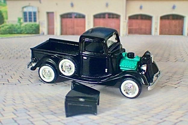 Vintage Motoring 1935 Ford Flathead V8 Step-side Pickup 1/64 Scale Ltd Edition Z