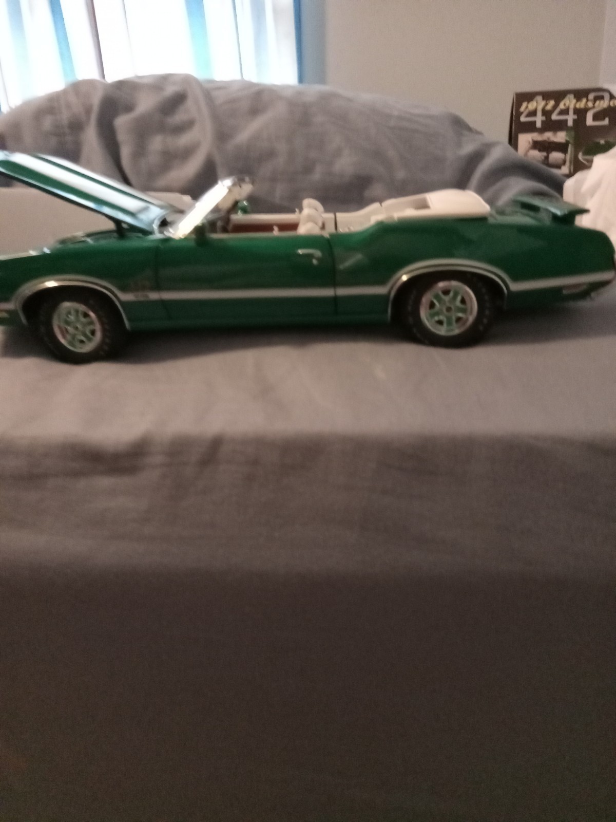 1972 dicast 442 w30 green oldsmobile. Pristine NM.
