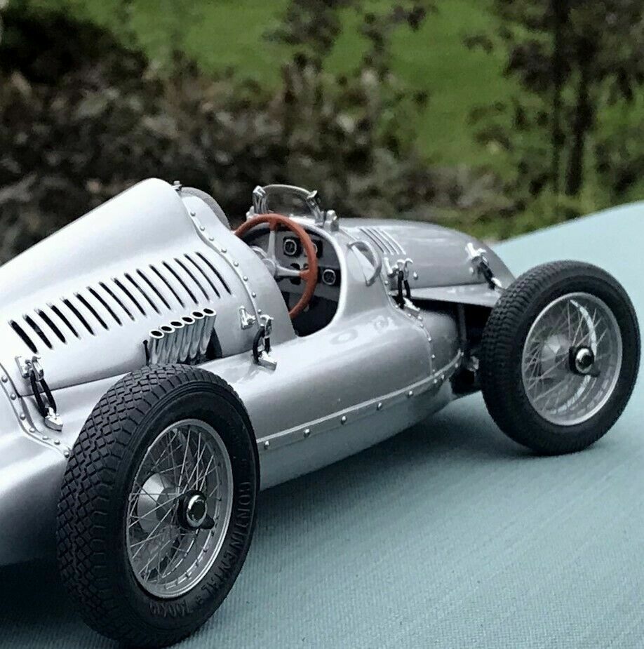 F1 GP Race Car 24 Racing Indy 12 Carousel SLR 1:18 Vintage Diecast Model