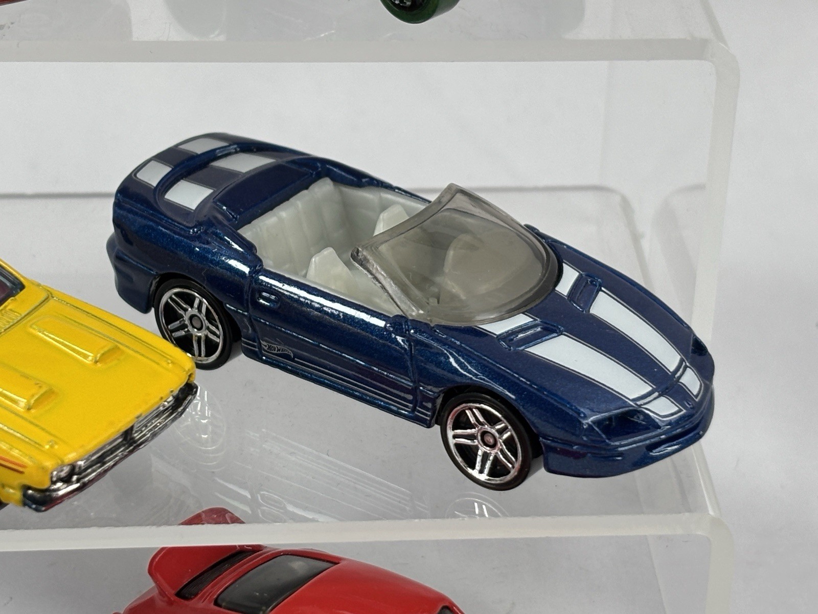 Lot of 9 Hot Wheels Diecast 1:64 Cars Various Makes Models Loose Lot #19