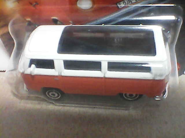 2026 Matchbox The Movie 10/12 “1973 Volkswagen T2B Bus” White/Orange, Short Card