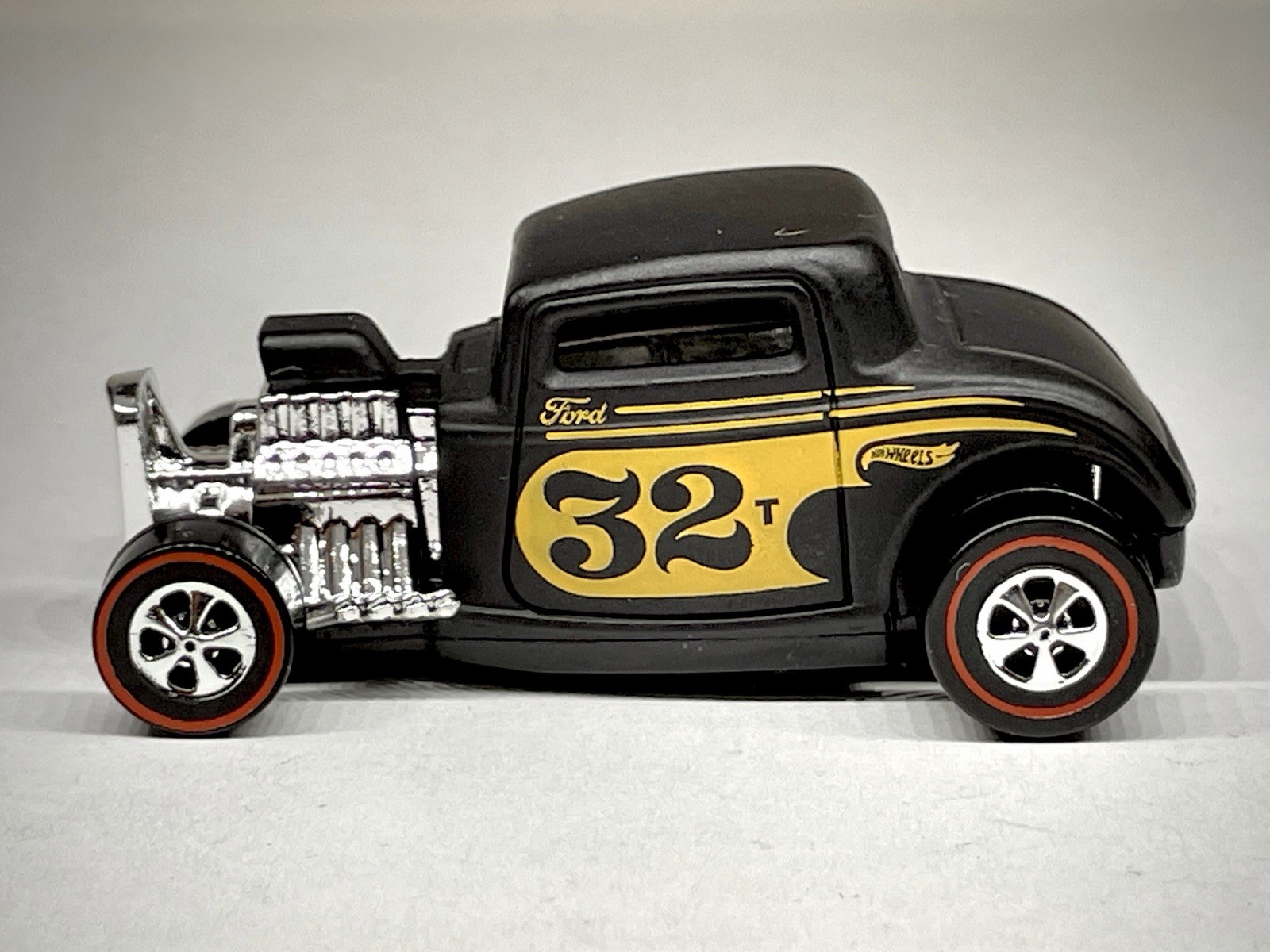 🔥 Hot Wheels CUSTOM MADE REDLINE ’32 Ford Satin Black Diecast 1:64