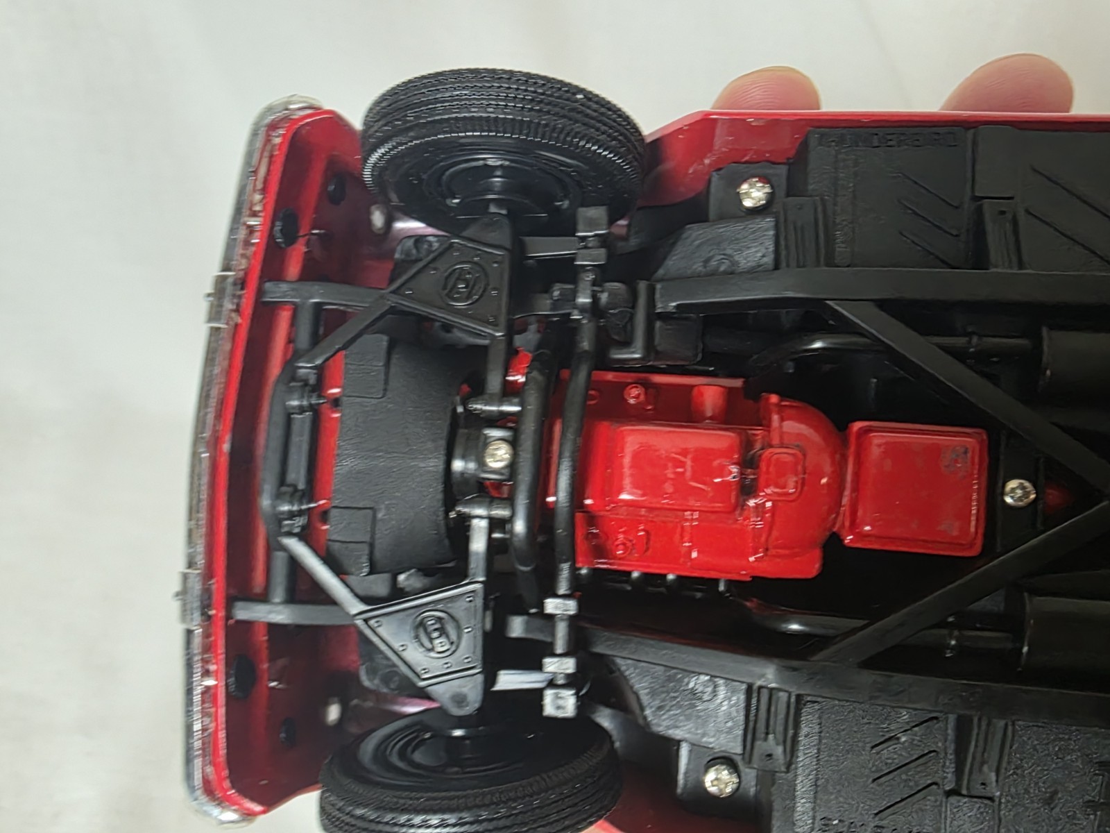 Road Tough – 1:18 Scale 1955 Red Tbird Removable Hard Top Convertible P24