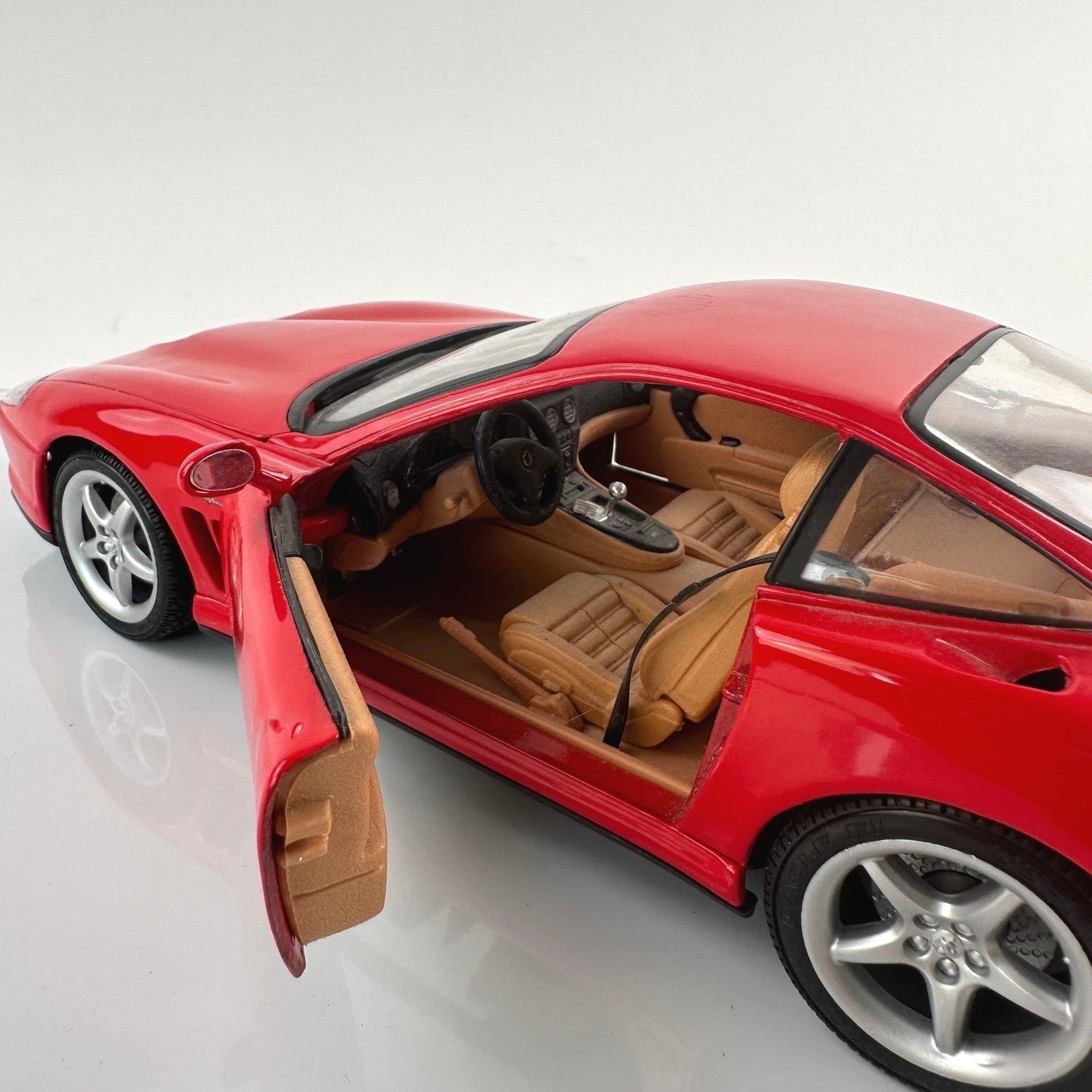 Ferrari Diecast Model Car Red 550 Maranello Pininfarina 1:18 Rosso Corsa