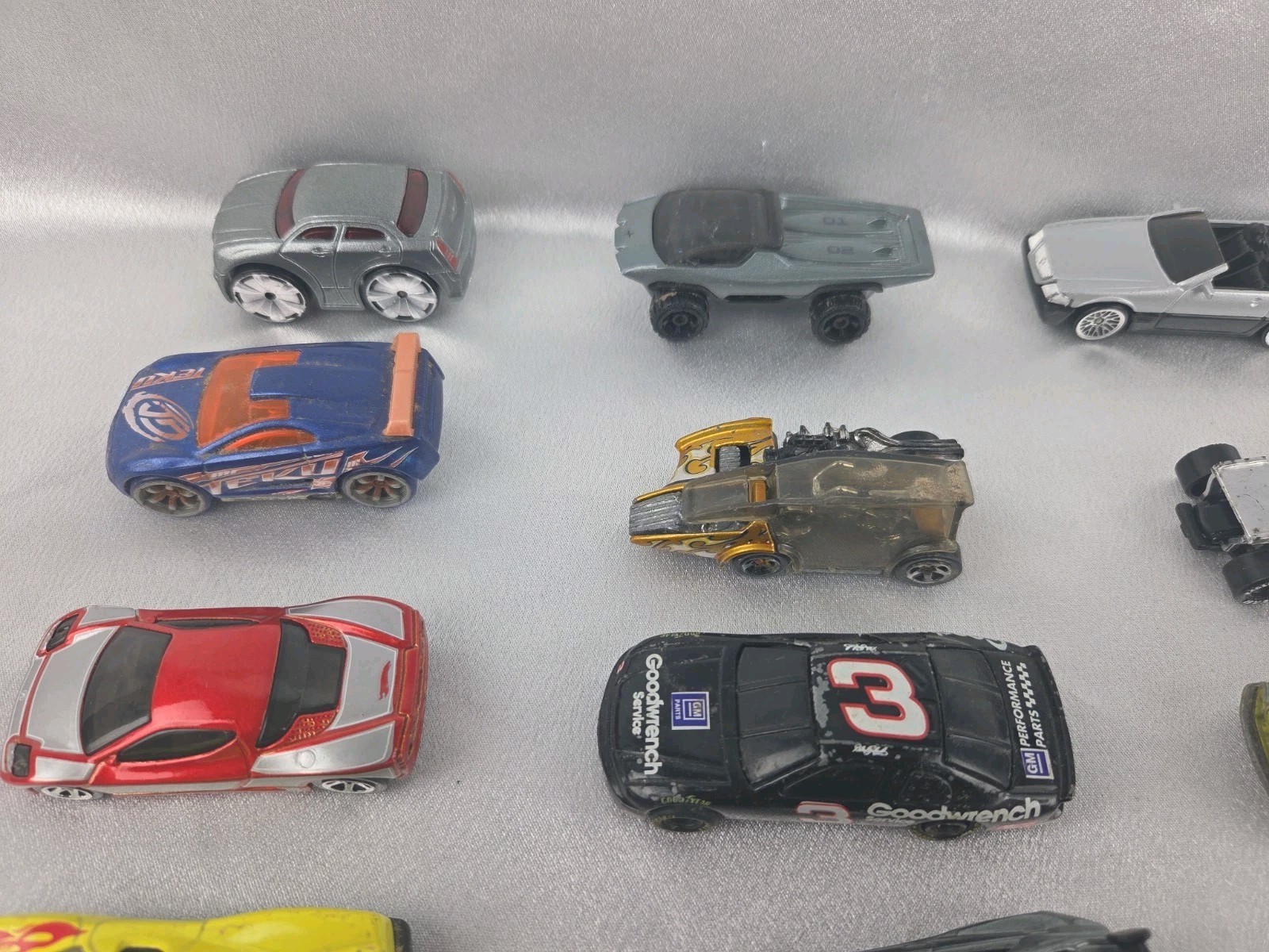 Hot Wheels and Matchbox Assorted Years Loose Lot of 32